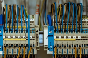 Kỹ Sư Điện: Chìa Khóa Thành Công trong Các Dự Án Doanh Nghiệp